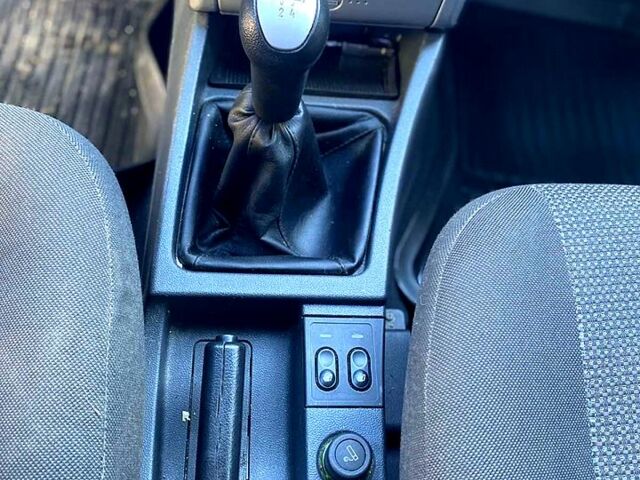 Білий ВАЗ Priora, об'ємом двигуна 1.6 л та пробігом 183 тис. км за 6200 $, фото 11 на Automoto.ua