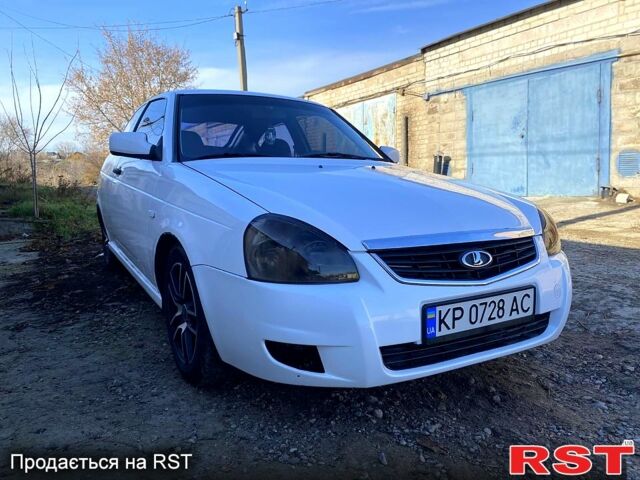 Білий ВАЗ Priora, об'ємом двигуна 1.6 л та пробігом 183 тис. км за 6200 $, фото 9 на Automoto.ua