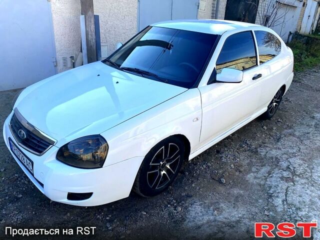 Білий ВАЗ Priora, об'ємом двигуна 1.6 л та пробігом 183 тис. км за 6200 $, фото 1 на Automoto.ua