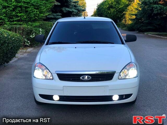 Белый ВАЗ Priora, объемом двигателя 1.6 л и пробегом 160 тыс. км за 4450 $, фото 1 на Automoto.ua