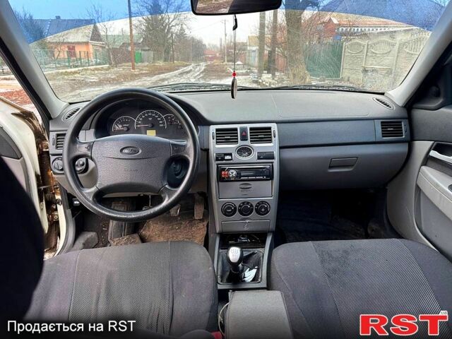 Белый ВАЗ Priora, объемом двигателя 1.6 л и пробегом 0 тыс. км за 2800 $, фото 3 на Automoto.ua