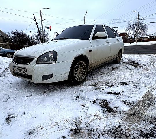 Білий ВАЗ Priora, об'ємом двигуна 1.6 л та пробігом 25700 тис. км за 2900 $, фото 2 на Automoto.ua