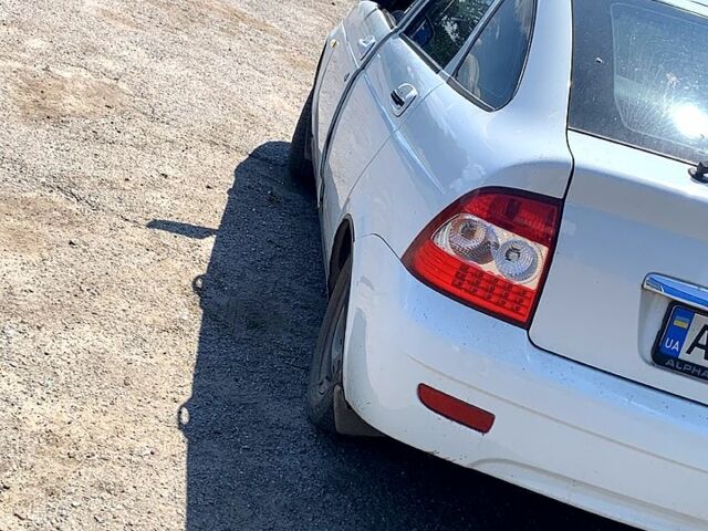 Белый ВАЗ Priora, объемом двигателя 1.6 л и пробегом 0 тыс. км за 2800 $, фото 2 на Automoto.ua