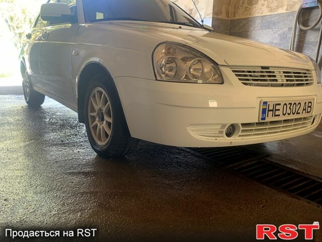 Белый ВАЗ Priora, объемом двигателя 1.6 л и пробегом 250 тыс. км за 2399 $, фото 4 на Automoto.ua