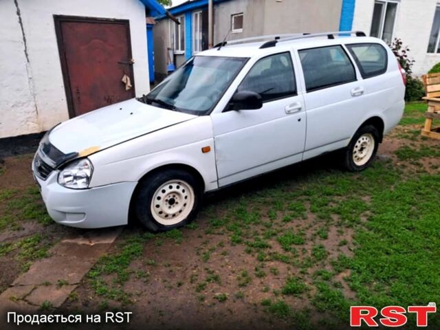 Белый ВАЗ Priora, объемом двигателя 1.6 л и пробегом 128 тыс. км за 3000 $, фото 2 на Automoto.ua