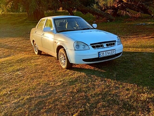 Белый ВАЗ Priora, объемом двигателя 1.6 л и пробегом 24 тыс. км за 2000 $, фото 2 на Automoto.ua