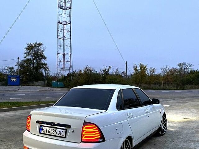 Белый ВАЗ Priora, объемом двигателя 1.6 л и пробегом 230 тыс. км за 4500 $, фото 4 на Automoto.ua