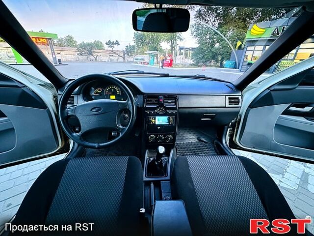 Белый ВАЗ Priora, объемом двигателя 1.6 л и пробегом 170 тыс. км за 3850 $, фото 12 на Automoto.ua