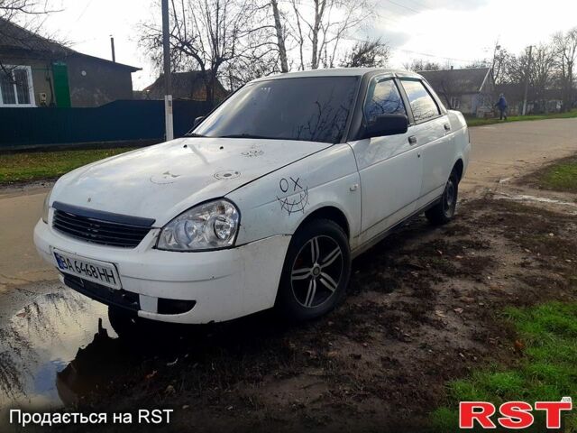 Белый ВАЗ Priora, объемом двигателя 1.6 л и пробегом 337 тыс. км за 2130 $, фото 3 на Automoto.ua