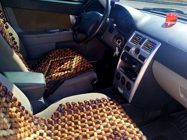 Белый ВАЗ Priora, объемом двигателя 1.6 л и пробегом 155 тыс. км за 4100 $, фото 3 на Automoto.ua