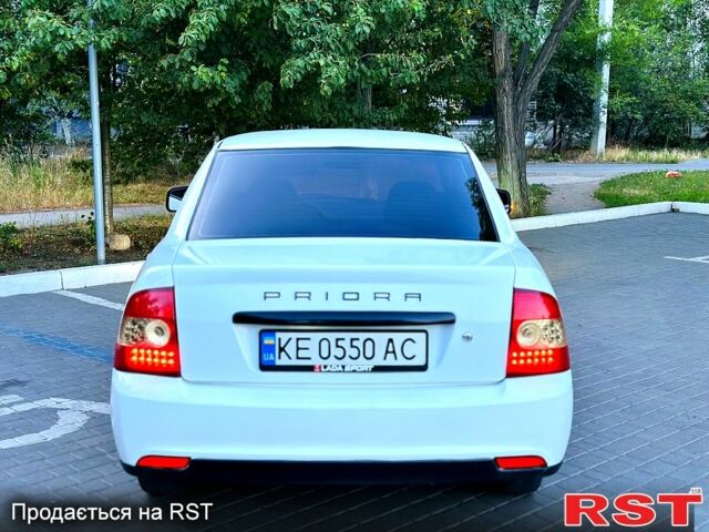 Белый ВАЗ Priora, объемом двигателя 1.6 л и пробегом 170 тыс. км за 3850 $, фото 5 на Automoto.ua