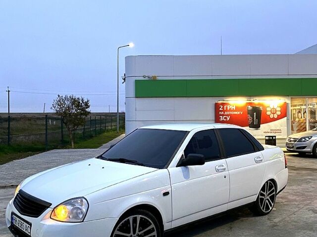 Белый ВАЗ Priora, объемом двигателя 1.6 л и пробегом 230 тыс. км за 4500 $, фото 1 на Automoto.ua