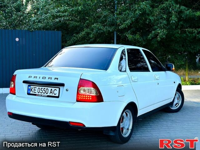 Белый ВАЗ Priora, объемом двигателя 1.6 л и пробегом 170 тыс. км за 3850 $, фото 3 на Automoto.ua
