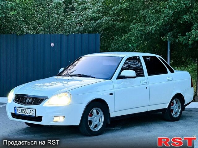 Белый ВАЗ Priora, объемом двигателя 1.6 л и пробегом 170 тыс. км за 3850 $, фото 7 на Automoto.ua