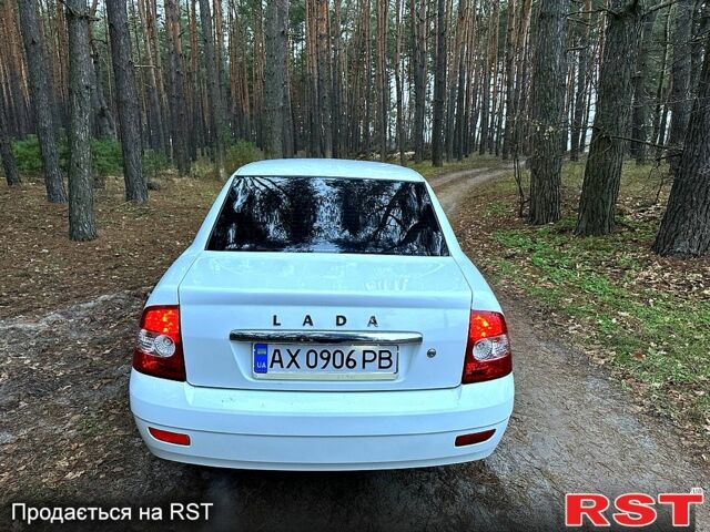 Белый ВАЗ Priora, объемом двигателя 1.6 л и пробегом 145 тыс. км за 3100 $, фото 7 на Automoto.ua