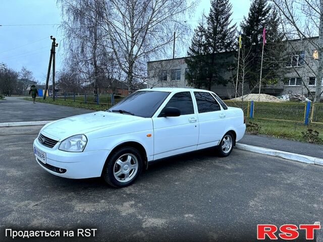 Белый ВАЗ Priora, объемом двигателя 1.6 л и пробегом 145 тыс. км за 3100 $, фото 1 на Automoto.ua