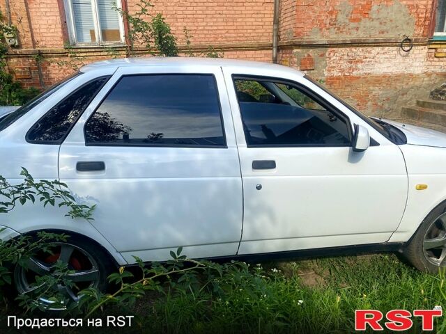 Білий ВАЗ Priora, об'ємом двигуна 1.6 л та пробігом 260 тис. км за 2500 $, фото 4 на Automoto.ua