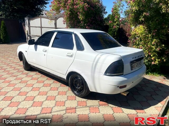 Белый ВАЗ Priora, объемом двигателя 1.6 л и пробегом 200 тыс. км за 1600 $, фото 2 на Automoto.ua