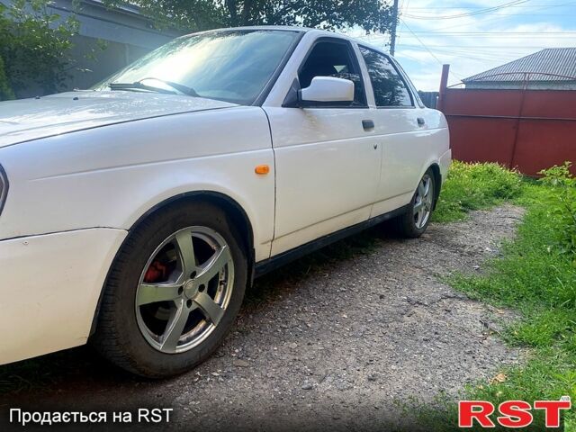Білий ВАЗ Priora, об'ємом двигуна 1.6 л та пробігом 260 тис. км за 2500 $, фото 1 на Automoto.ua