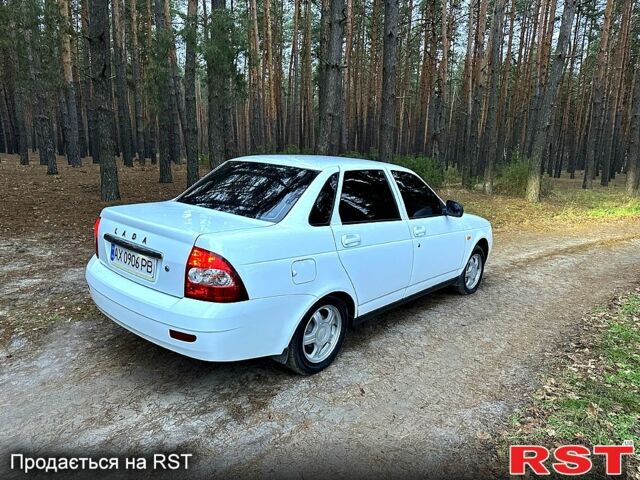 Белый ВАЗ Priora, объемом двигателя 1.6 л и пробегом 145 тыс. км за 3100 $, фото 11 на Automoto.ua