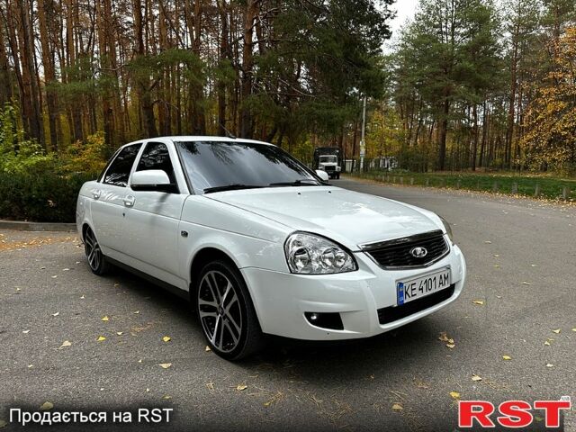 Белый ВАЗ Priora, объемом двигателя 1.6 л и пробегом 120 тыс. км за 6000 $, фото 6 на Automoto.ua