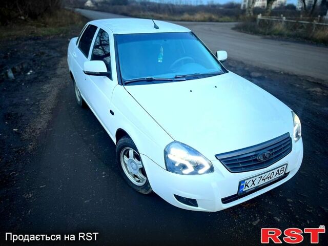 Білий ВАЗ Priora, об'ємом двигуна 1.6 л та пробігом 280 тис. км за 3500 $, фото 2 на Automoto.ua