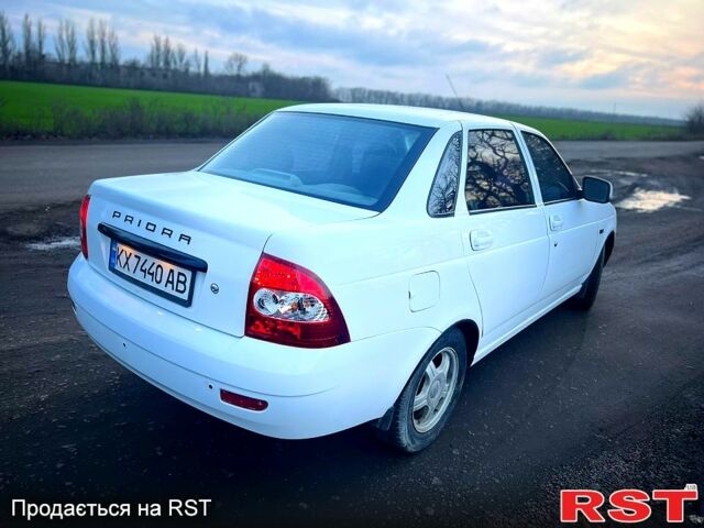 Білий ВАЗ Priora, об'ємом двигуна 1.6 л та пробігом 280 тис. км за 3500 $, фото 3 на Automoto.ua