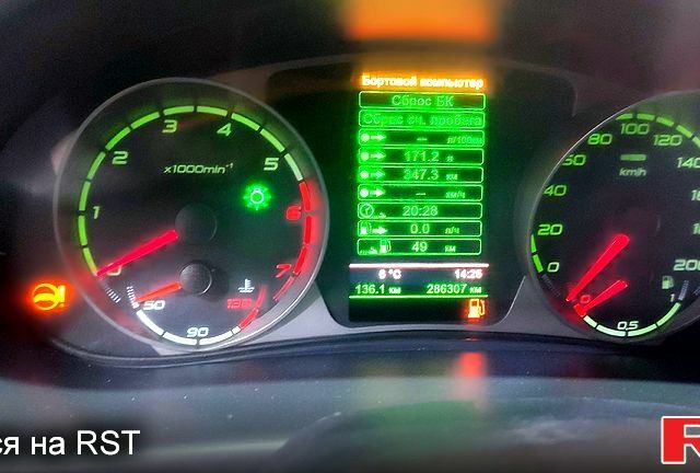 Белый ВАЗ Priora, объемом двигателя 1.6 л и пробегом 280 тыс. км за 3500 $, фото 10 на Automoto.ua