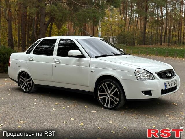 Белый ВАЗ Priora, объемом двигателя 1.6 л и пробегом 120 тыс. км за 6000 $, фото 4 на Automoto.ua