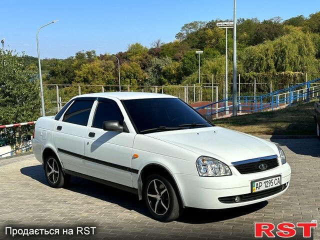 Білий ВАЗ Priora, об'ємом двигуна 1.6 л та пробігом 122 тис. км за 3200 $, фото 5 на Automoto.ua