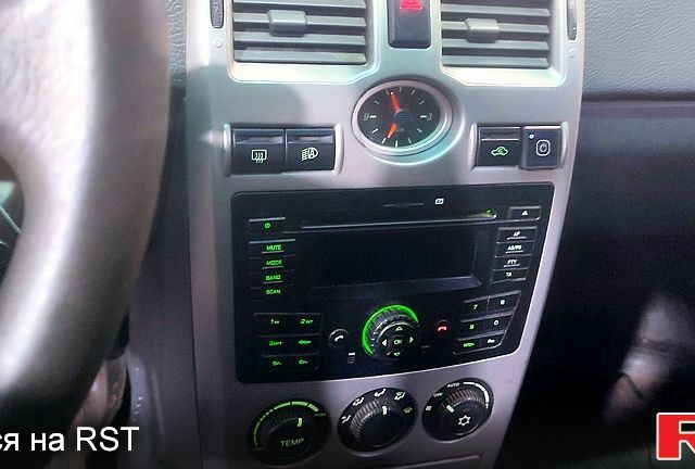 Білий ВАЗ Priora, об'ємом двигуна 1.6 л та пробігом 280 тис. км за 3500 $, фото 11 на Automoto.ua