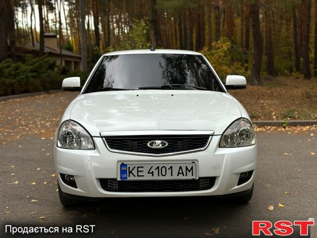 Белый ВАЗ Priora, объемом двигателя 1.6 л и пробегом 120 тыс. км за 6000 $, фото 5 на Automoto.ua