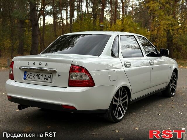 Белый ВАЗ Priora, объемом двигателя 1.6 л и пробегом 120 тыс. км за 6000 $, фото 7 на Automoto.ua