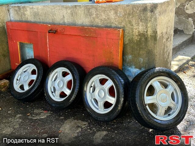 Білий ВАЗ Priora, об'ємом двигуна 1.6 л та пробігом 122 тис. км за 3200 $, фото 13 на Automoto.ua