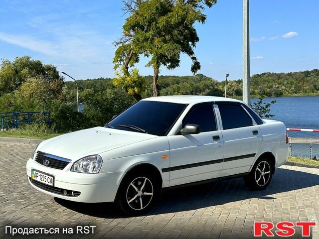Білий ВАЗ Priora, об'ємом двигуна 1.6 л та пробігом 122 тис. км за 3200 $, фото 1 на Automoto.ua