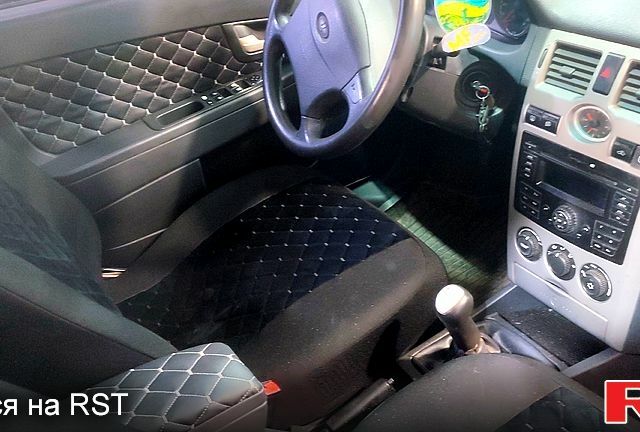 Білий ВАЗ Priora, об'ємом двигуна 1.6 л та пробігом 280 тис. км за 3500 $, фото 8 на Automoto.ua