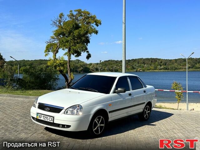 Білий ВАЗ Priora, об'ємом двигуна 1.6 л та пробігом 122 тис. км за 3200 $, фото 2 на Automoto.ua
