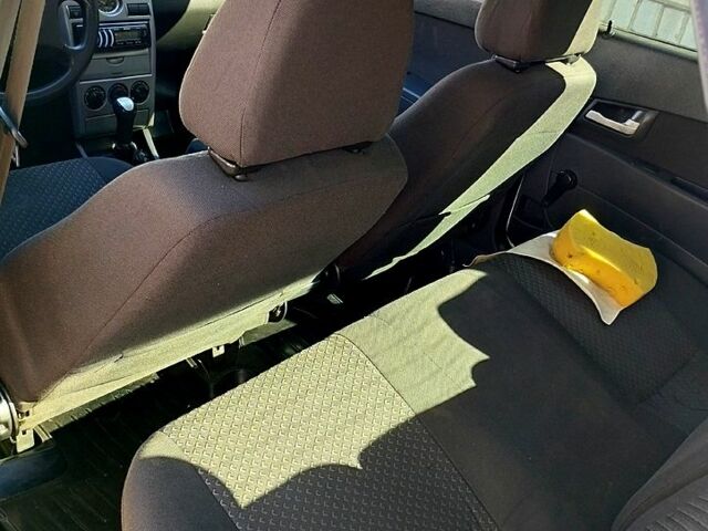 Белый ВАЗ Priora, объемом двигателя 1.6 л и пробегом 160 тыс. км за 3350 $, фото 3 на Automoto.ua