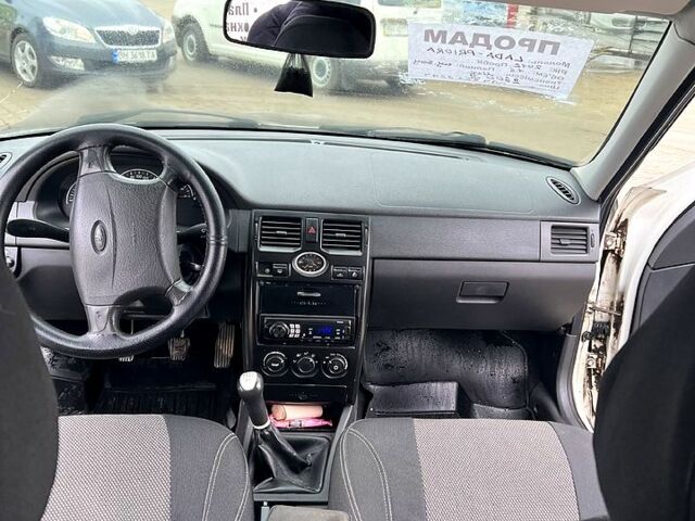 Білий ВАЗ Priora, об'ємом двигуна 1.6 л та пробігом 170 тис. км за 2700 $, фото 12 на Automoto.ua
