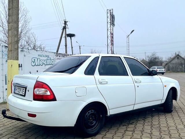 Білий ВАЗ Priora, об'ємом двигуна 1.6 л та пробігом 170 тис. км за 2700 $, фото 1 на Automoto.ua