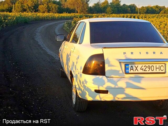 Белый ВАЗ Priora, объемом двигателя 1.6 л и пробегом 0 тыс. км за 2500 $, фото 2 на Automoto.ua