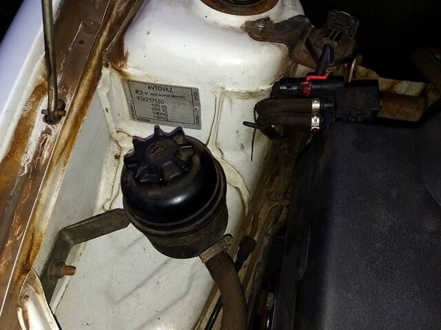 Белый ВАЗ Priora, объемом двигателя 1.6 л и пробегом 60 тыс. км за 3850 $, фото 11 на Automoto.ua