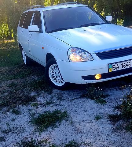 Белый ВАЗ Priora, объемом двигателя 1.6 л и пробегом 142 тыс. км за 2700 $, фото 1 на Automoto.ua
