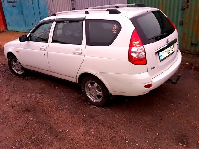 Белый ВАЗ Priora, объемом двигателя 1.6 л и пробегом 60 тыс. км за 3850 $, фото 1 на Automoto.ua