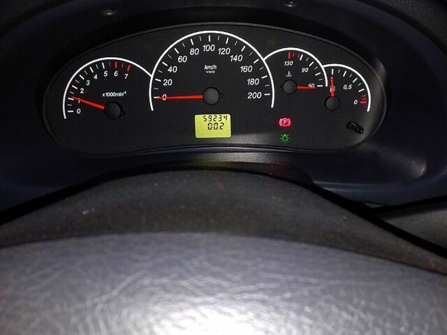 Белый ВАЗ Priora, объемом двигателя 1.6 л и пробегом 60 тыс. км за 3850 $, фото 10 на Automoto.ua