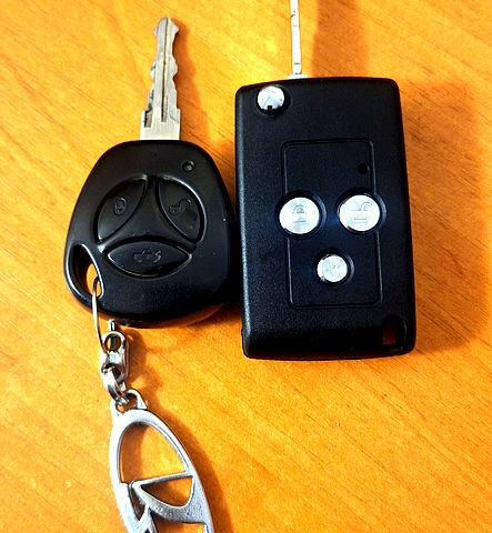 Чорний ВАЗ Priora, об'ємом двигуна 1.6 л та пробігом 132 тис. км за 3100 $, фото 6 на Automoto.ua