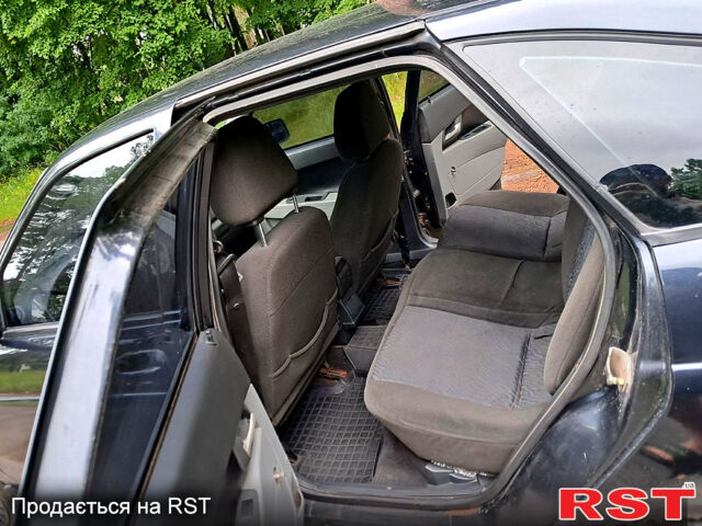Черный ВАЗ Priora, объемом двигателя 1.6 л и пробегом 240 тыс. км за 2600 $, фото 4 на Automoto.ua