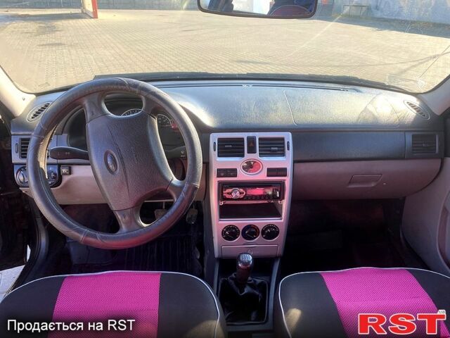 Чорний ВАЗ Priora, об'ємом двигуна 1.6 л та пробігом 134 тис. км за 2000 $, фото 6 на Automoto.ua