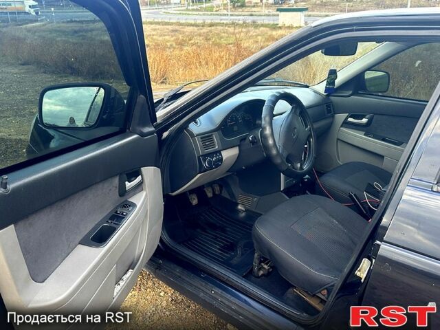 Черный ВАЗ Priora, объемом двигателя 1.6 л и пробегом 200 тыс. км за 2200 $, фото 5 на Automoto.ua