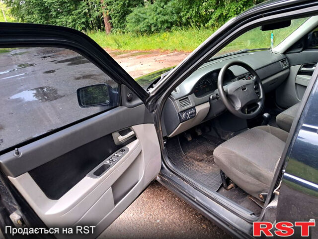 Черный ВАЗ Priora, объемом двигателя 1.6 л и пробегом 240 тыс. км за 2600 $, фото 5 на Automoto.ua